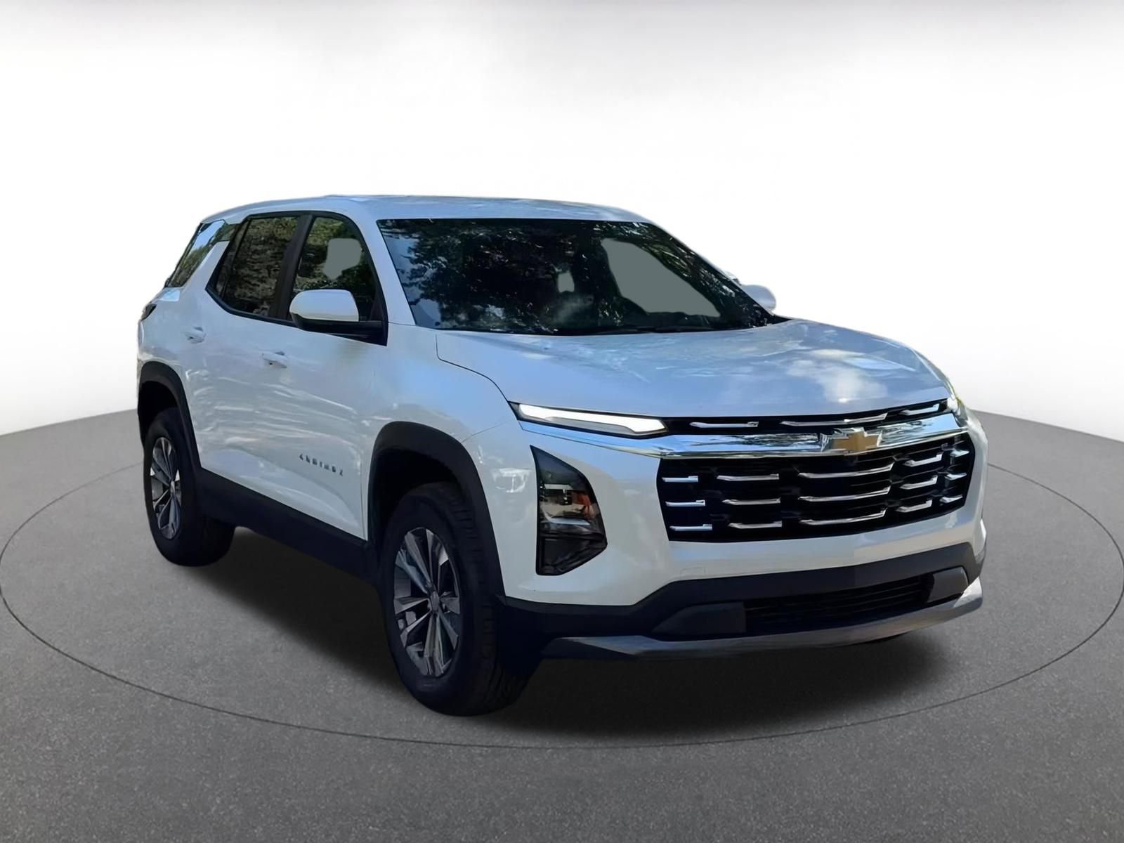 Used 2025 Chevrolet Equinox LT image 3