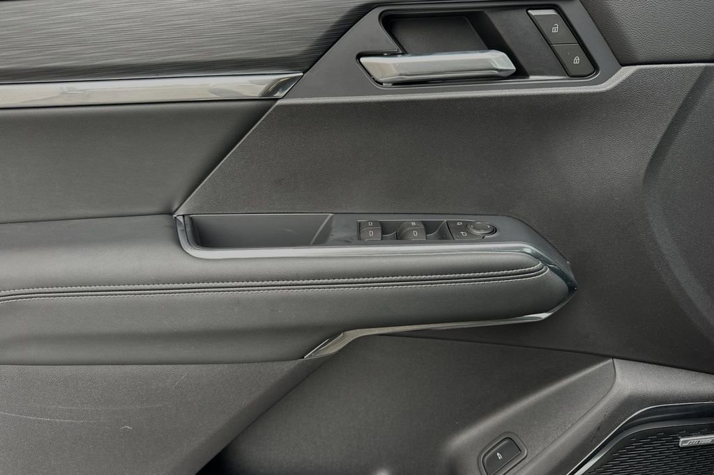 New 2025 GMC Acadia Elevation w/ Black Edition image 9