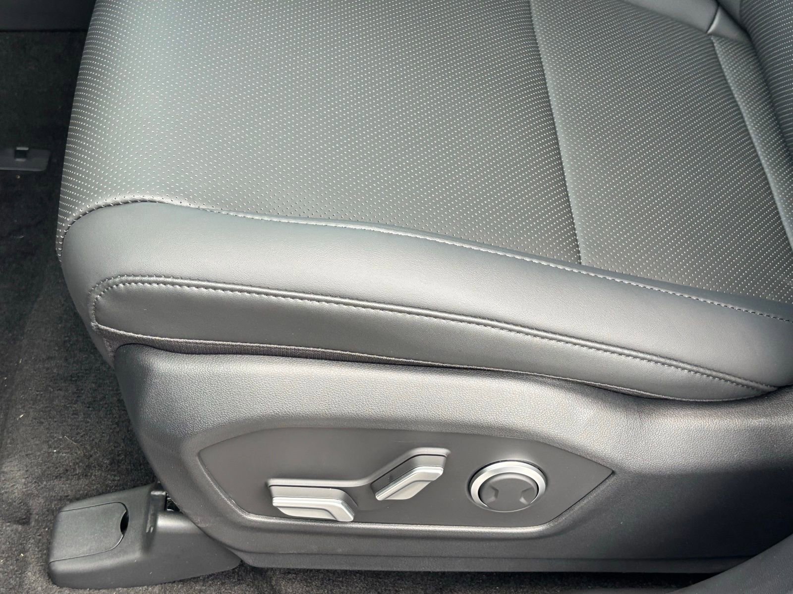 New 2026 Hyundai Santa Fe SEL FWD image 14