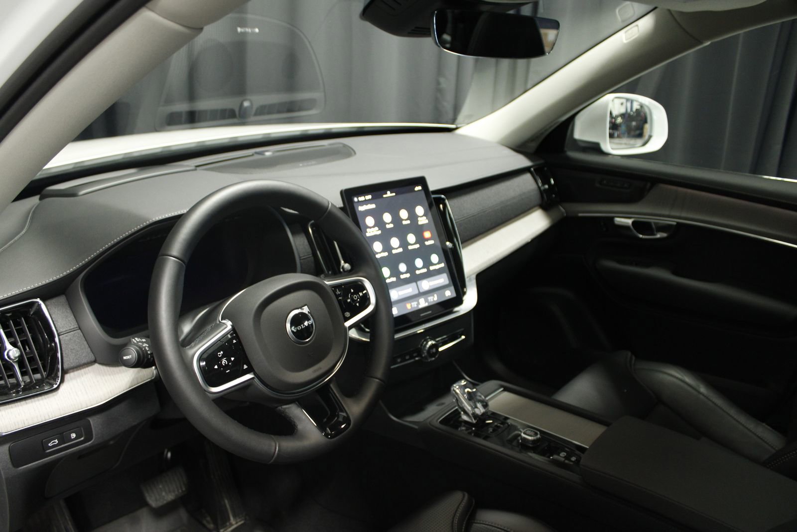 Used 2025 Volvo XC90 T8 Ultra image 28