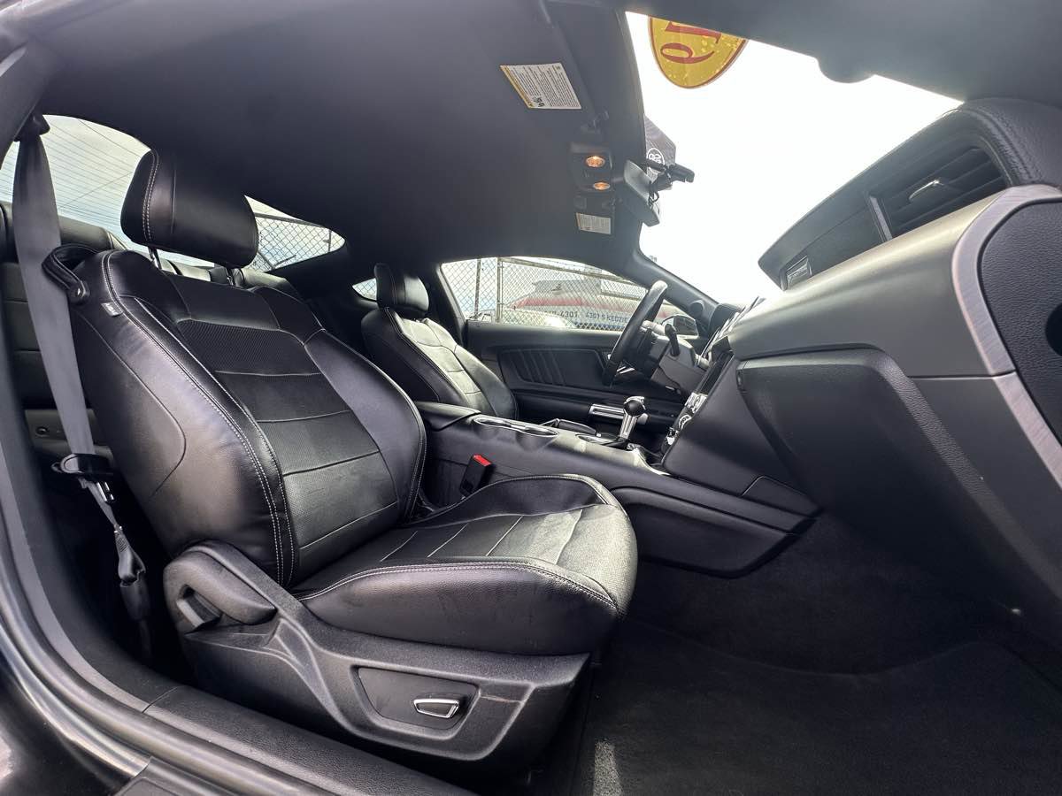 Used 2019 Ford Mustang Premium RWD image 27