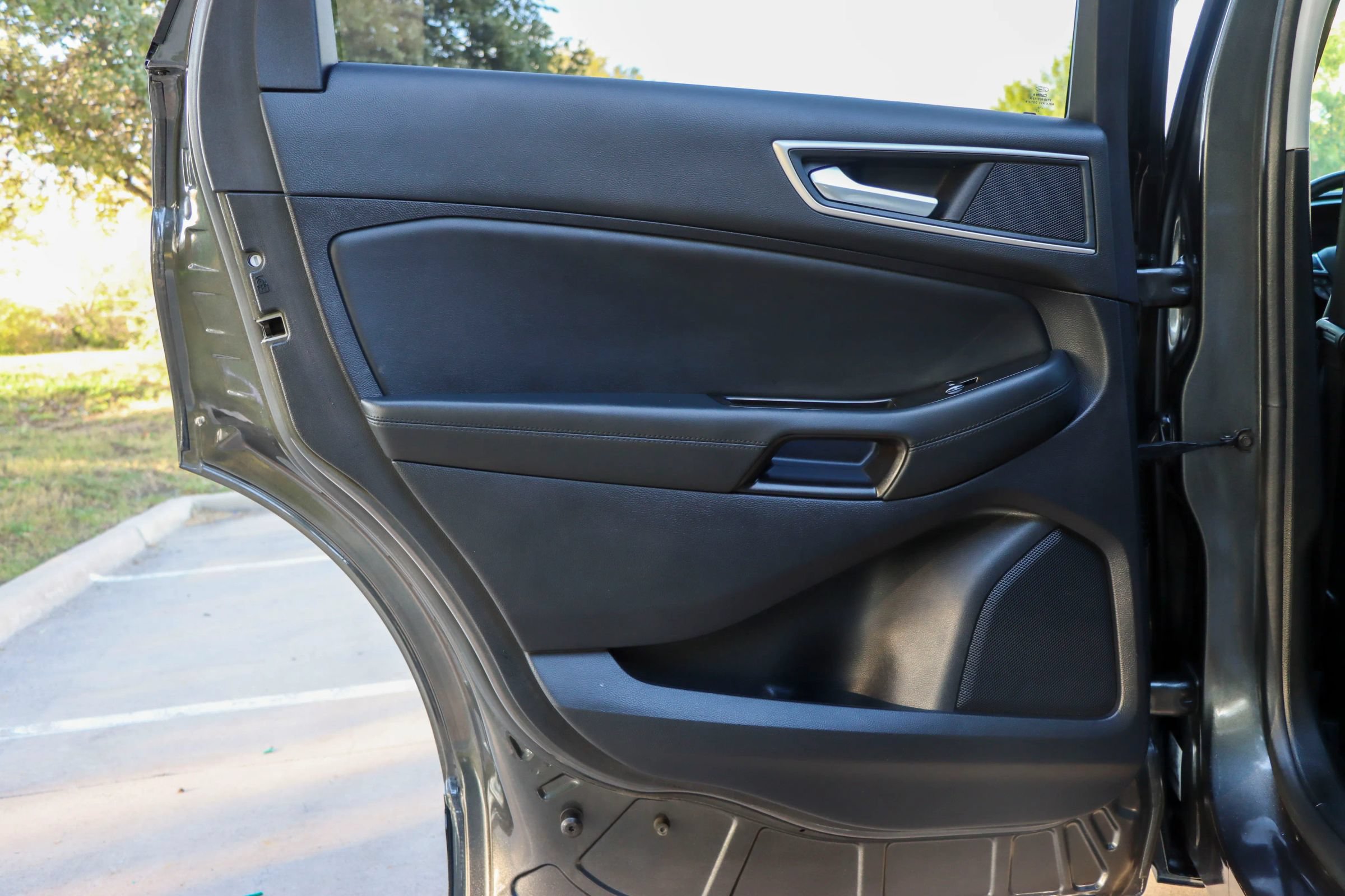 Used 2019 Ford Edge SEL w/ Equipment Group 201A FWD image 12