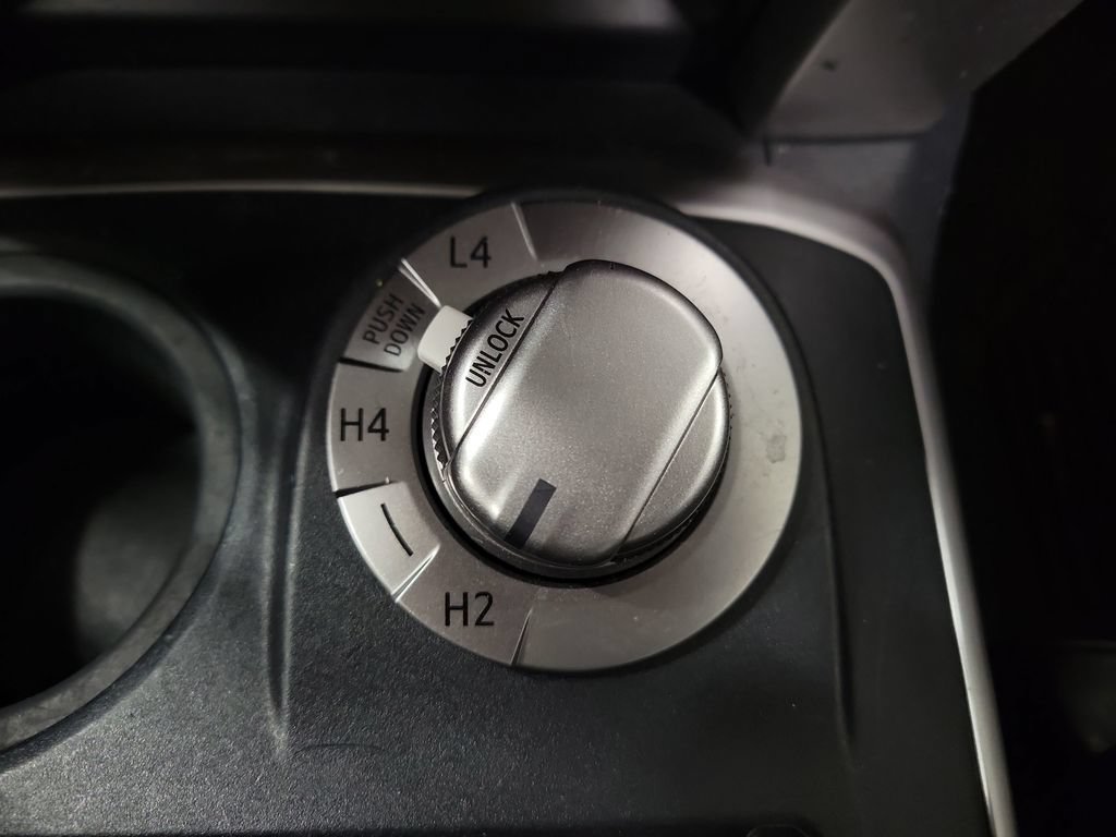 Used 2020 Toyota 4Runner SR5 AWD/4WD image 17