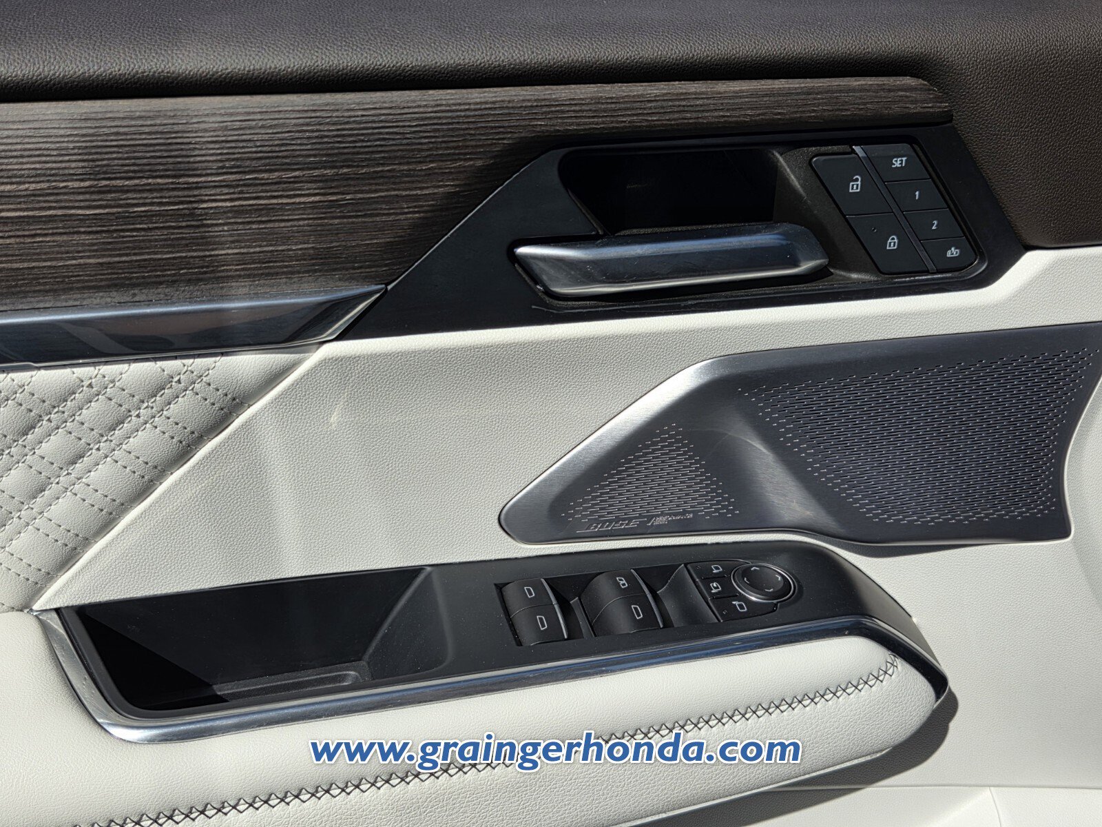 Used 2024 GMC Acadia Denali w/ Super Cruise Package image 28