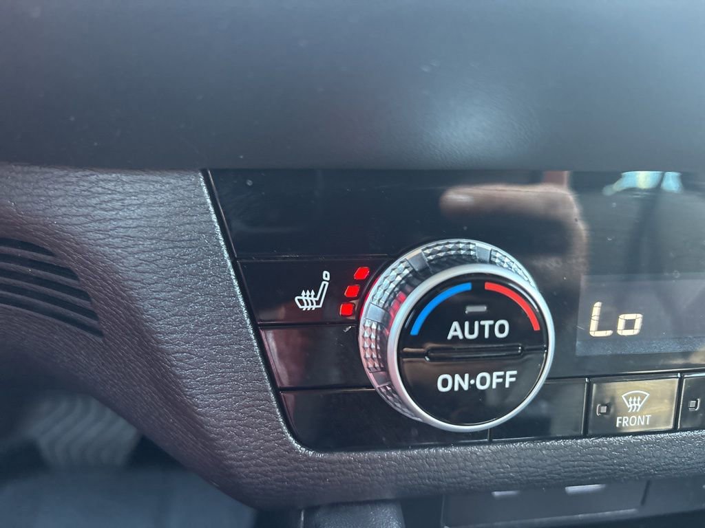 Used 2023 Mitsubishi Outlander 4WD Plug-In Hybrid image 27