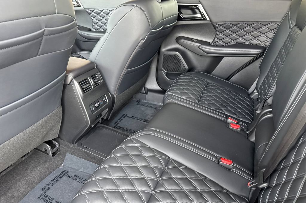 New 2026 Nissan Rogue Platinum image 9