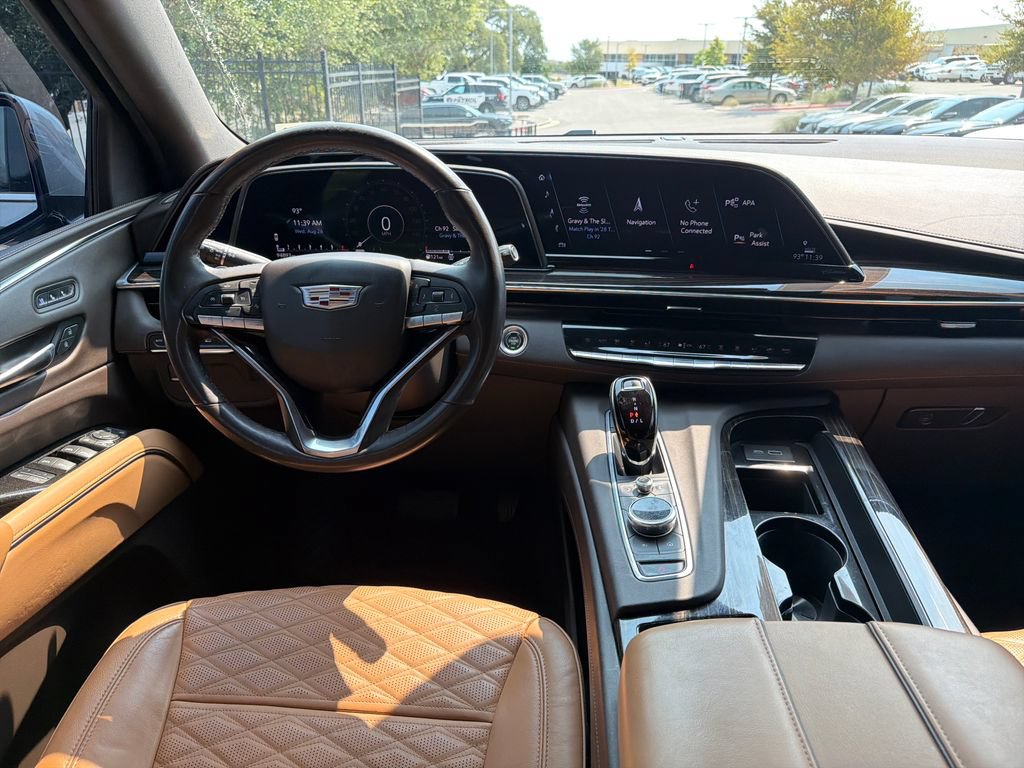 Used 2021 Cadillac Escalade Premium Luxury AWD/4WD image 35