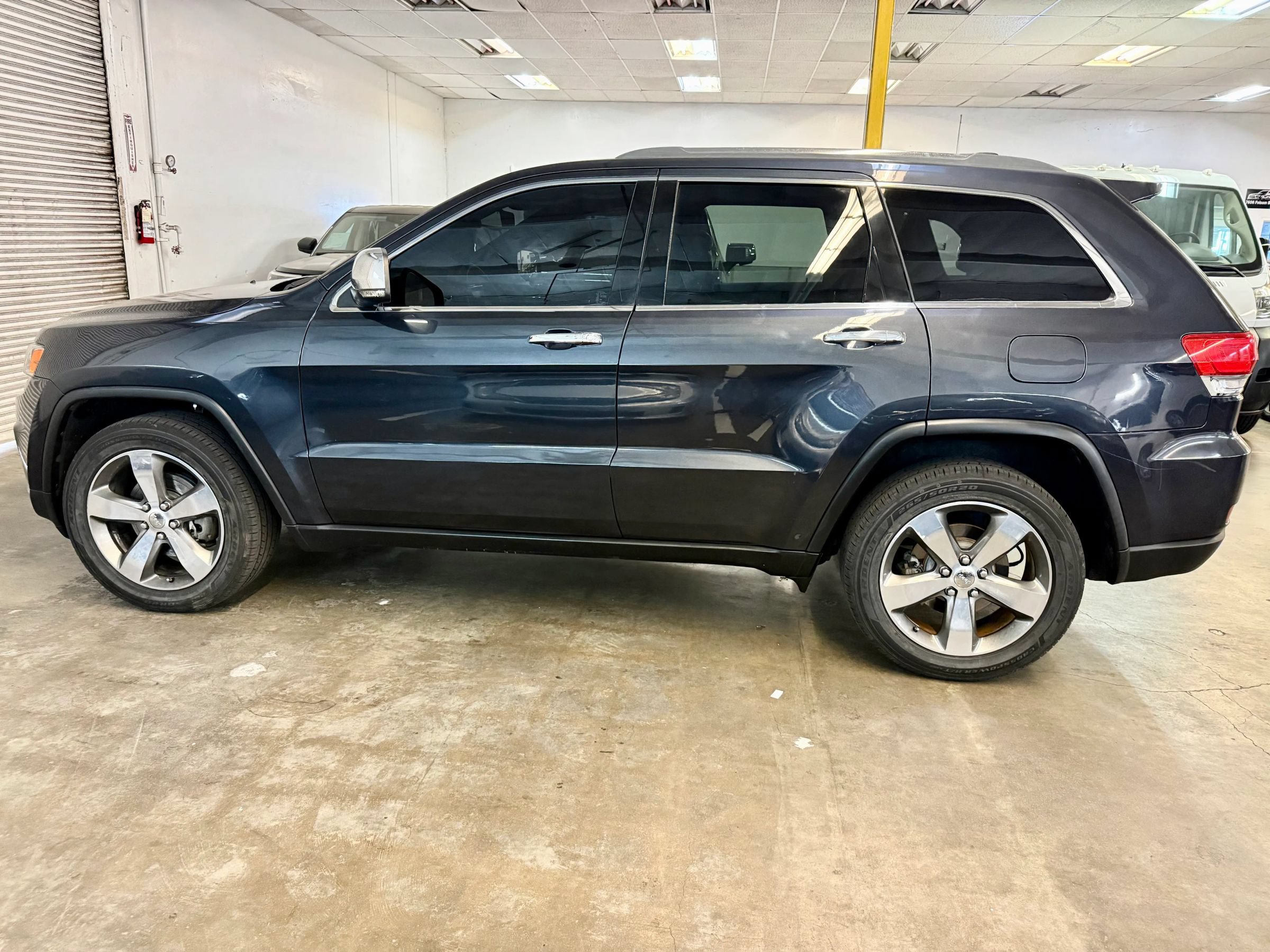 Used 2015 Jeep Grand Cherokee Limited RWD image 8