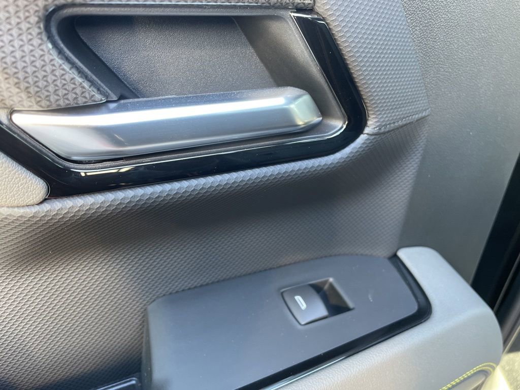 Used 2025 Chevrolet Silverado 1500 ZR2 w/ Technology Package image 46