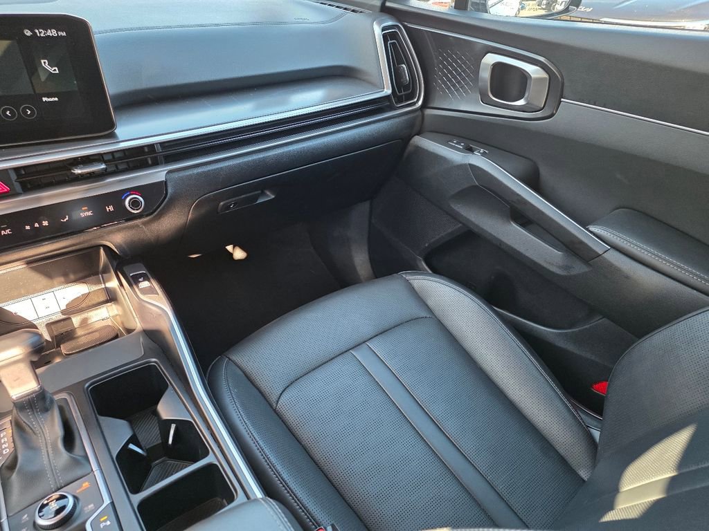 Used 2024 Kia Sorento S image 14