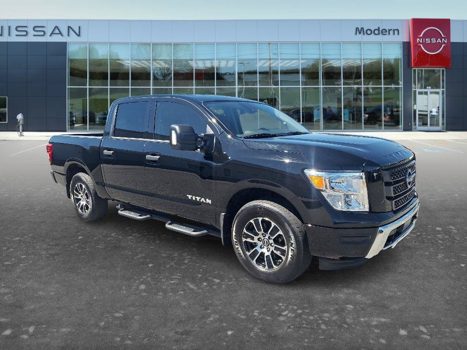 Used 2024 Nissan Titan SV w/ SV Convenience Package AWD/4WD image 3