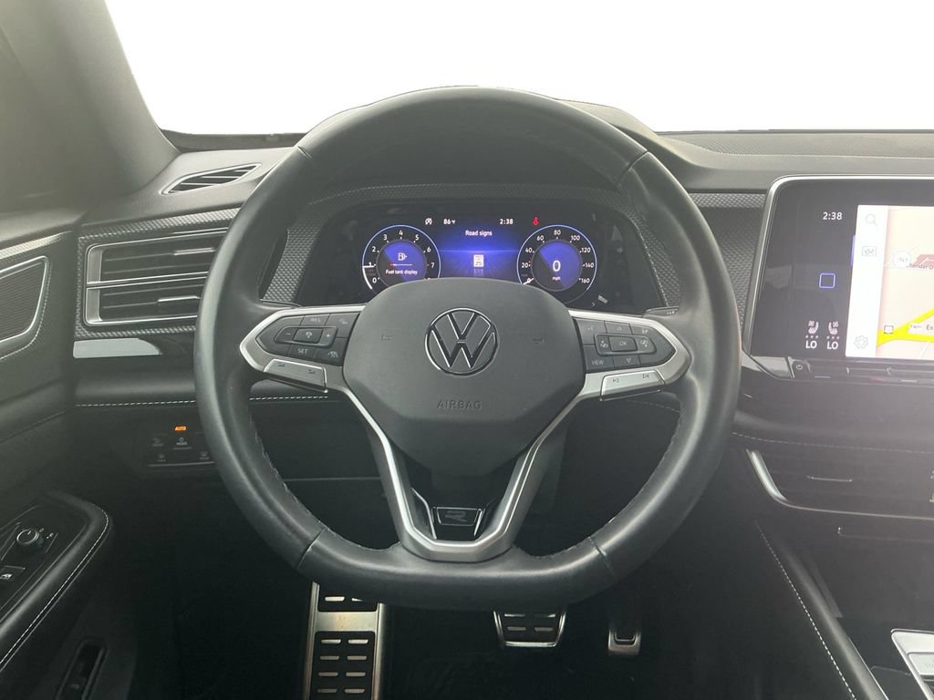Used 2024 Volkswagen Atlas Cross Sport SEL R-Line AWD/4WD image 18