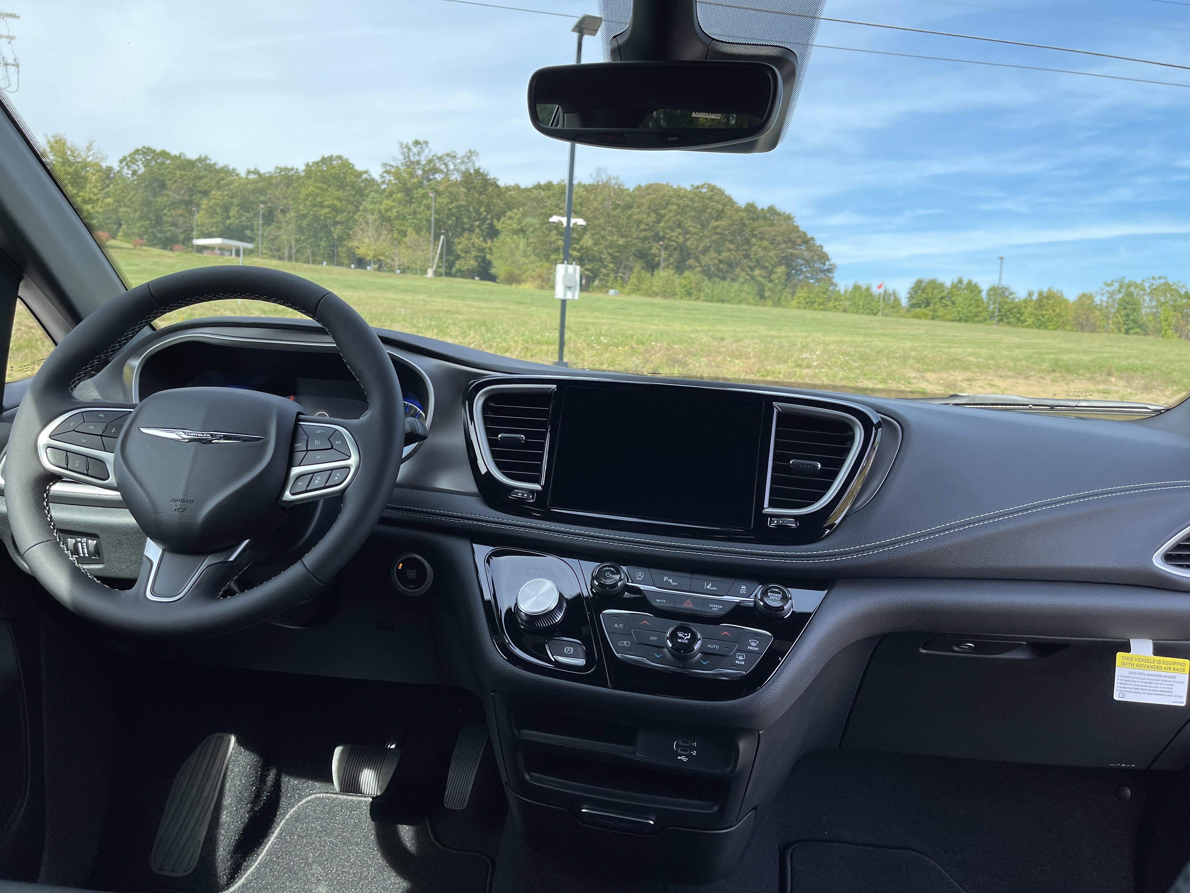New 2026 Chrysler Pacifica Select image 15