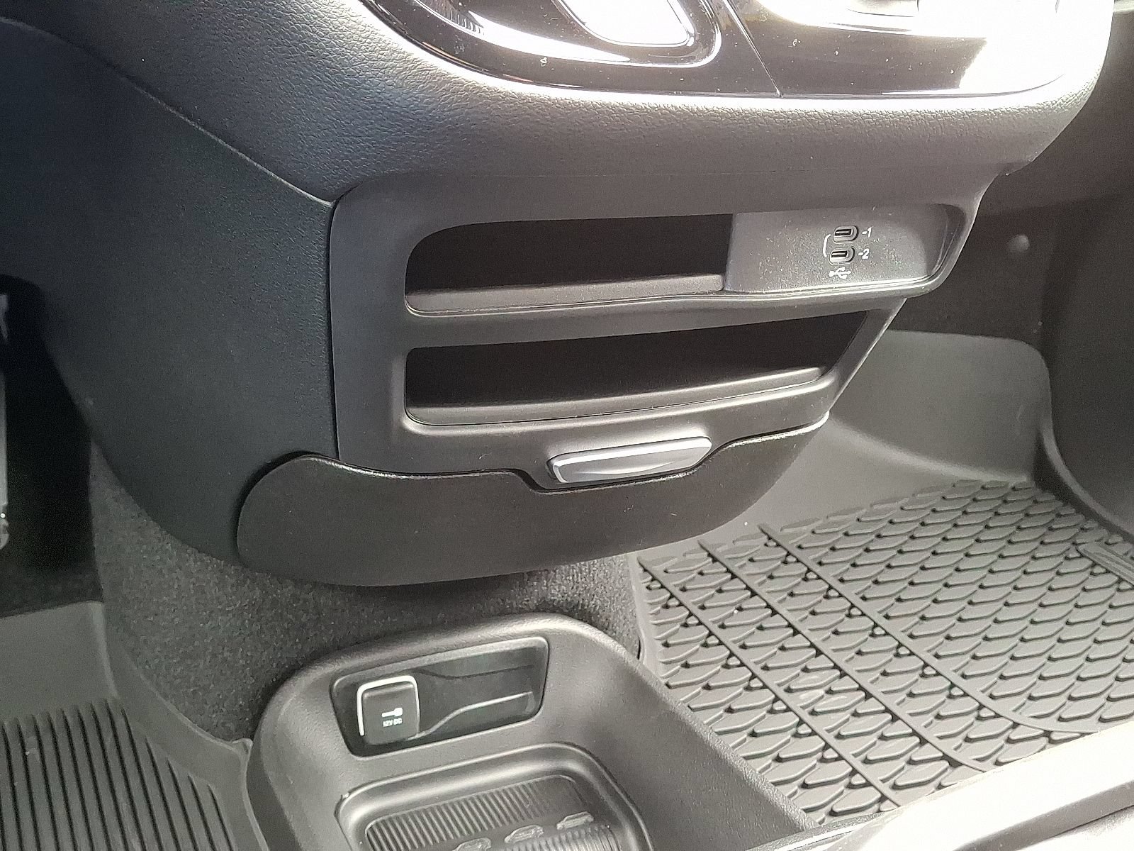 New 2026 Chrysler Voyager LX FWD image 12