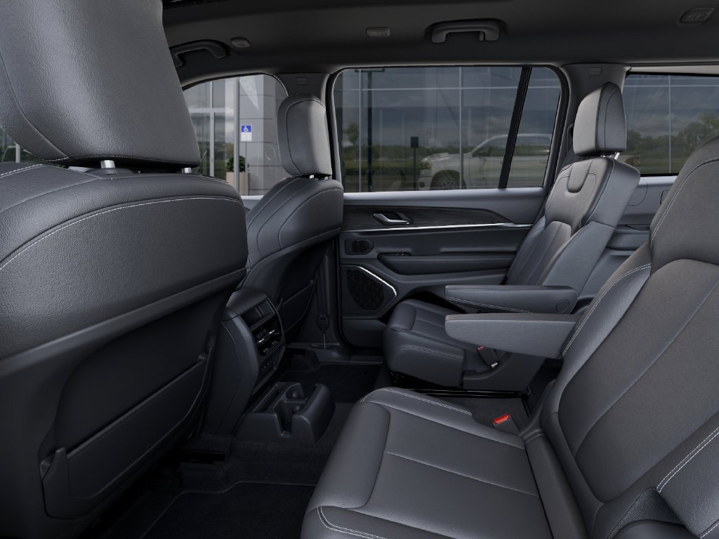 New 2027 Jeep Grand Cherokee L Limited AWD/4WD image 23