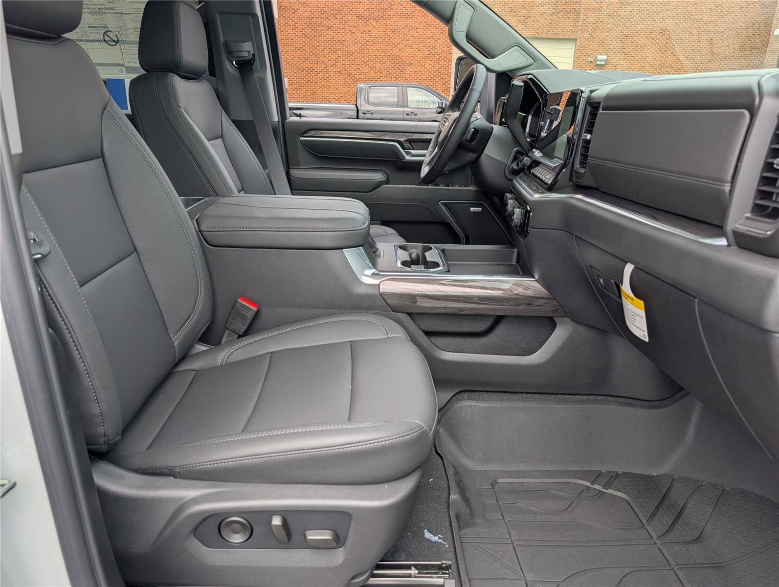 New 2026 Chevrolet Silverado 3500 LTZ w/ LTZ Convenience Package AWD/4WD image 8