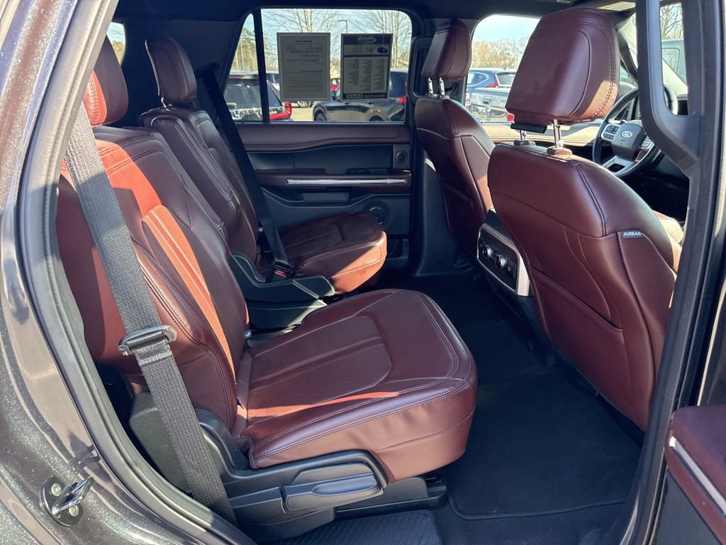 Used 2024 Ford Expedition Limited image 12