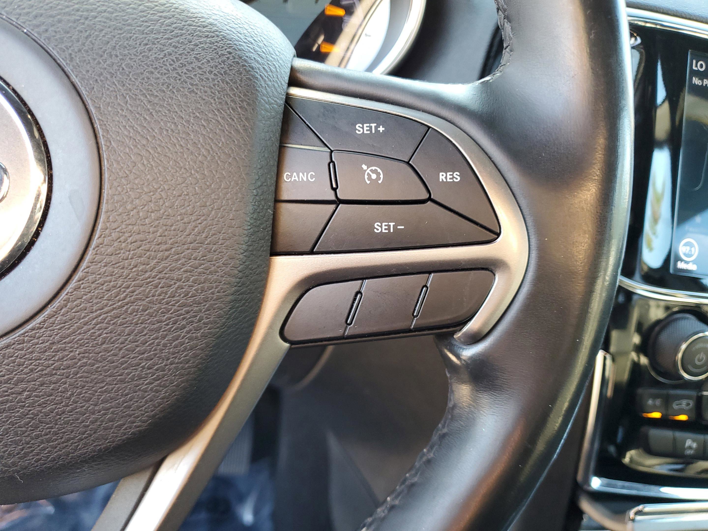 Used 2020 Jeep Grand Cherokee Altitude AWD/4WD image 25