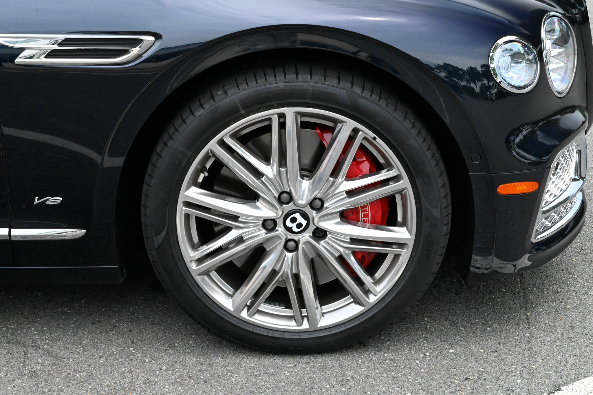 Used 2022 Bentley Flying Spur V8 AWD/4WD image 12