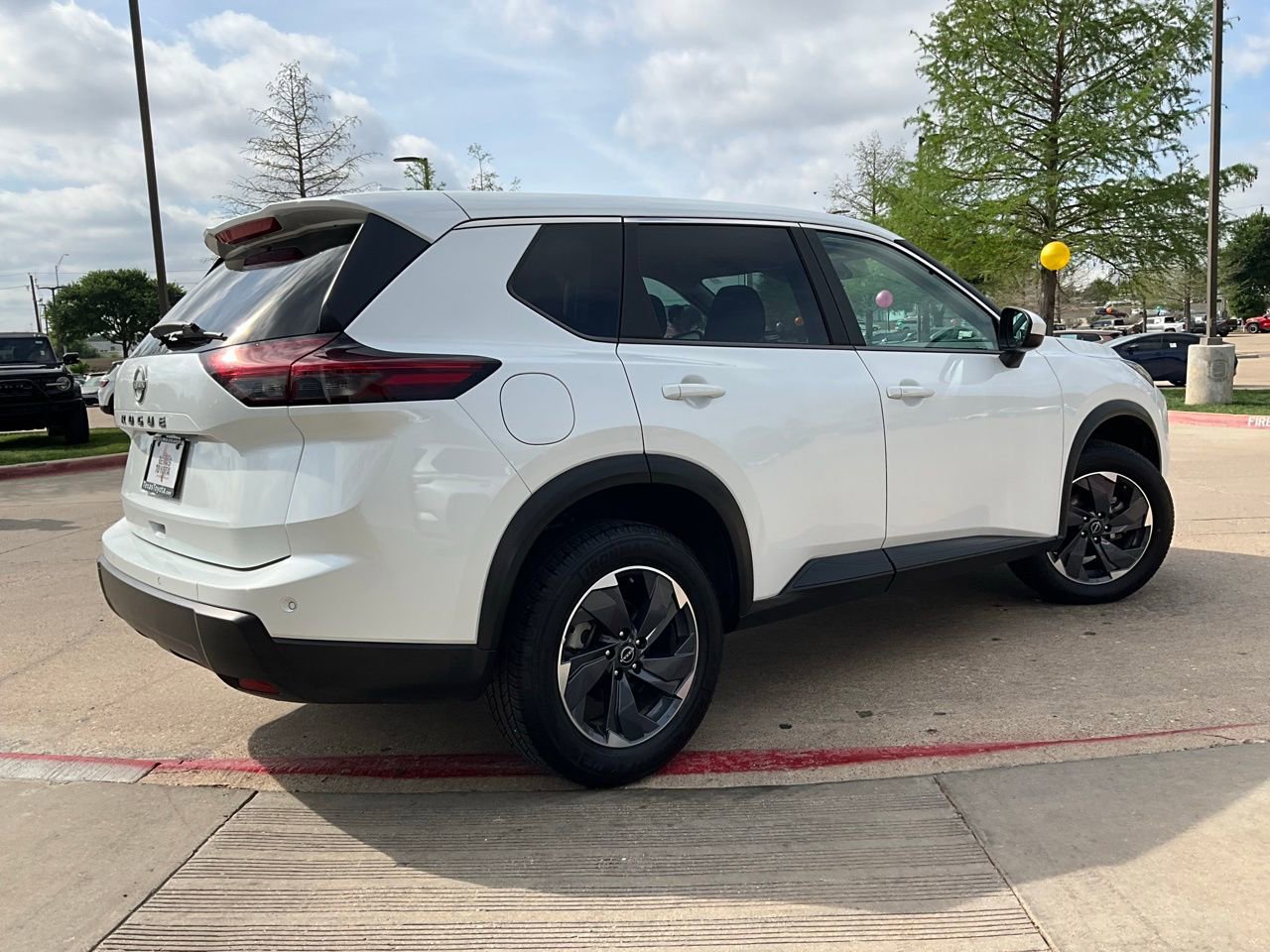 Used 2025 Nissan Rogue SV FWD image 6