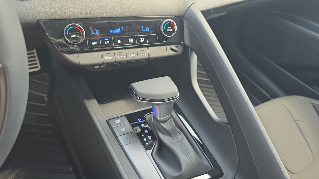New 2026 Hyundai Elantra Sport FWD image 17