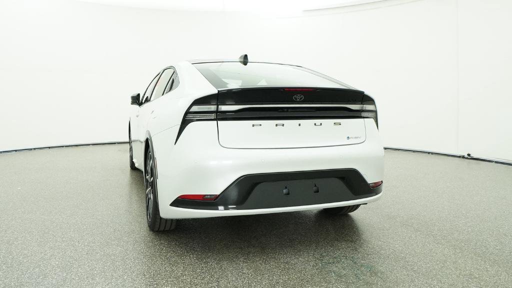 New 2026 Toyota Prius Plug-In Hybrid FWD image 15