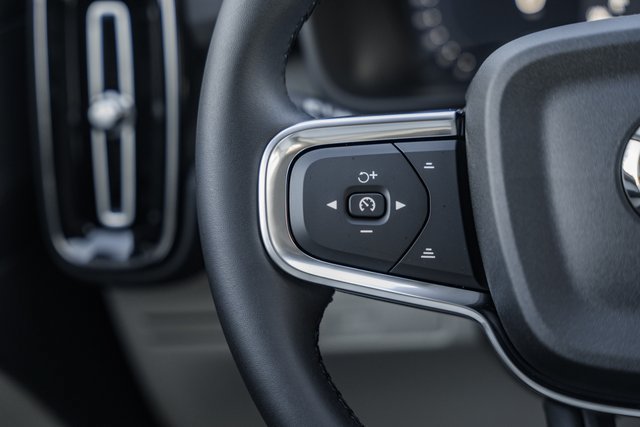 Used 2026 Volvo XC40 B4 Plus w/ Protection Package Premier FWD image 30