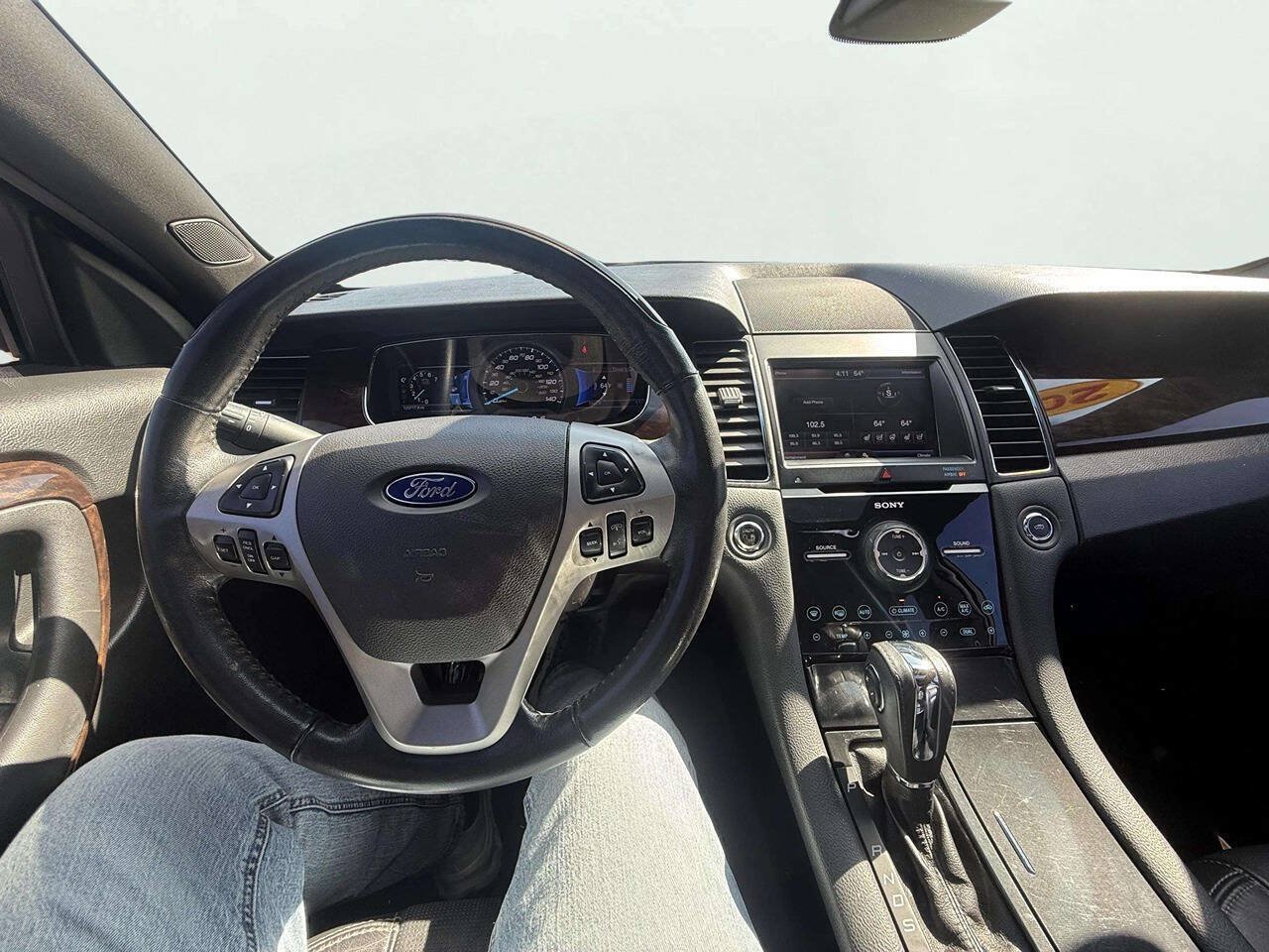 Used 2013 Ford Taurus Limited FWD image 15