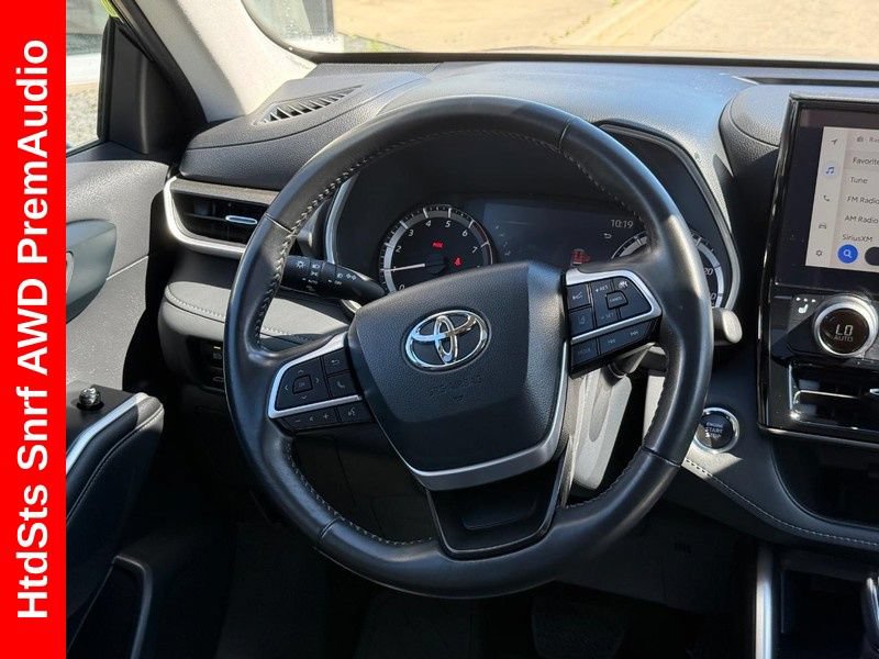 Used 2023 Toyota Highlander XLE AWD/4WD image 15