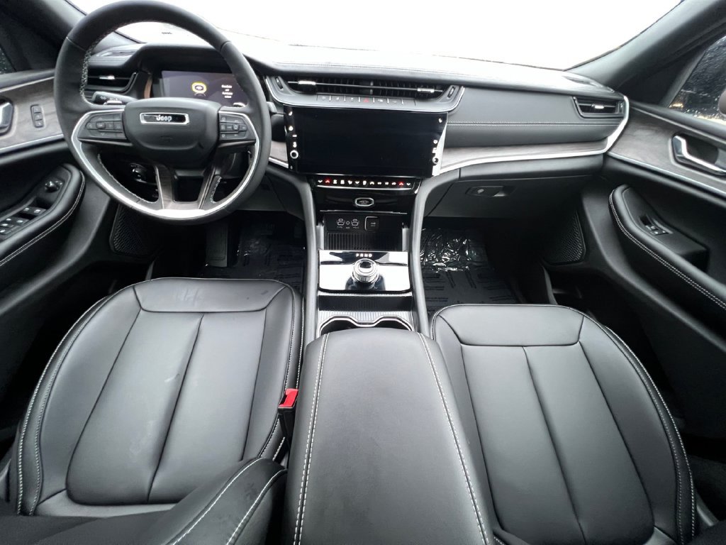 New 2027 Jeep Grand Cherokee L Limited RWD image 20