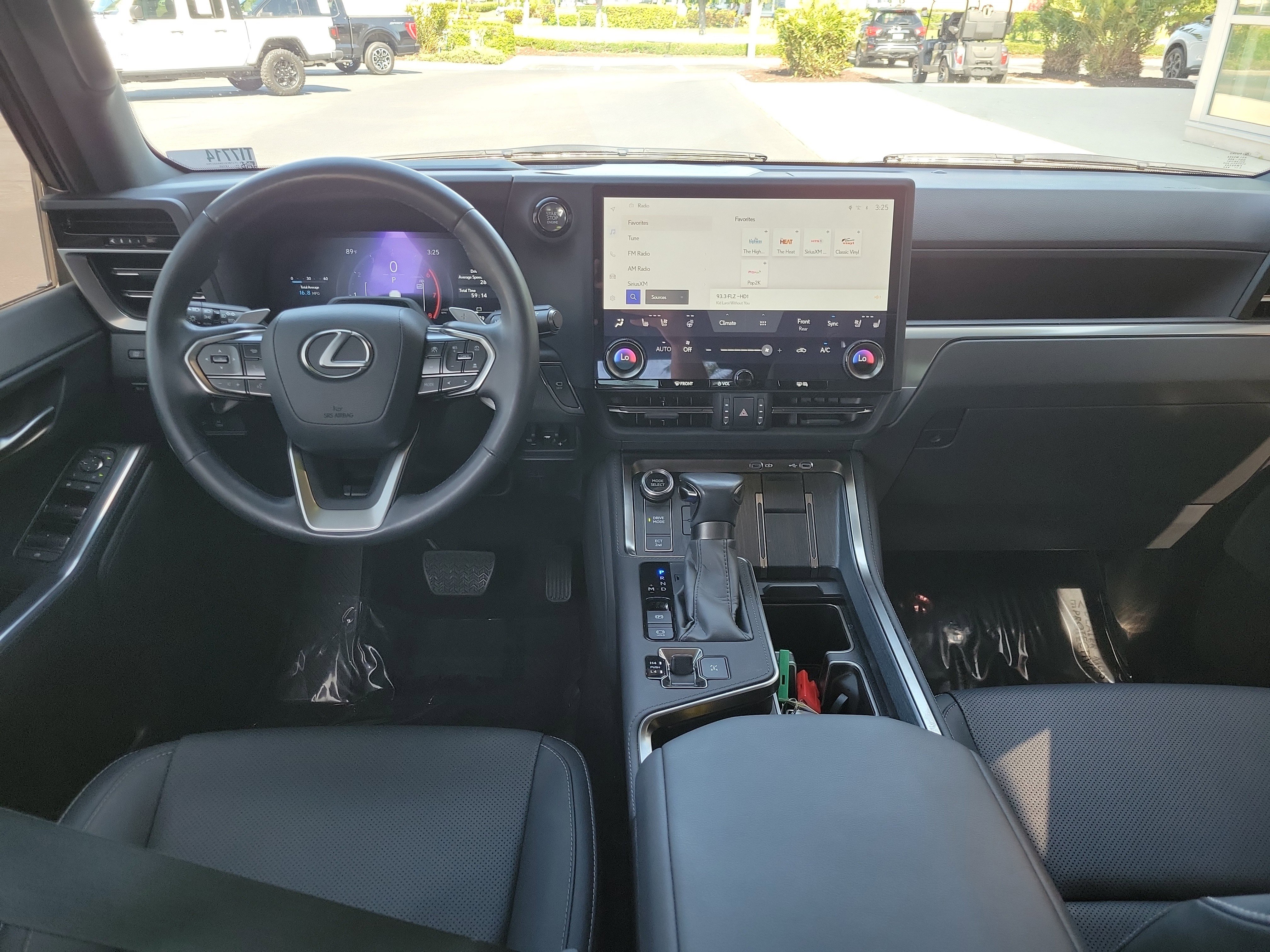 Used 2024 Lexus GX 550 w/ Accessory Package (Z1) AWD/4WD image 13