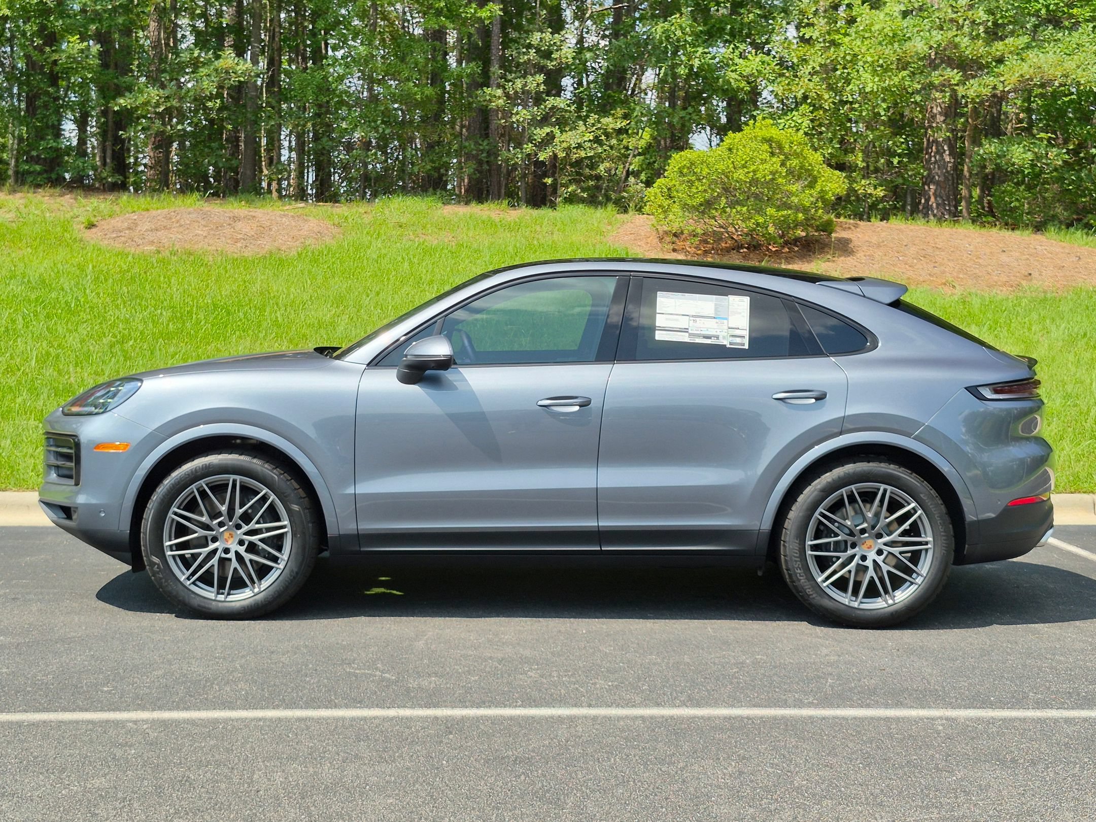 New 2026 Porsche Cayenne Coupe AWD/4WD image 2
