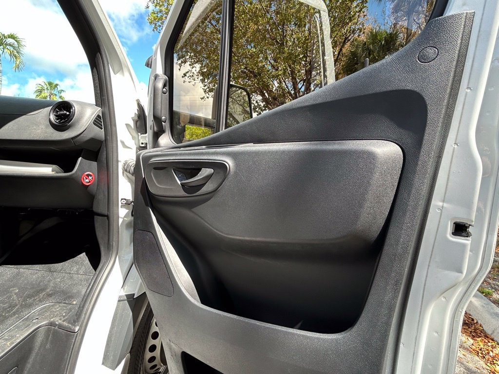 Used 2021 Mercedes-Benz Sprinter 4500 image 32