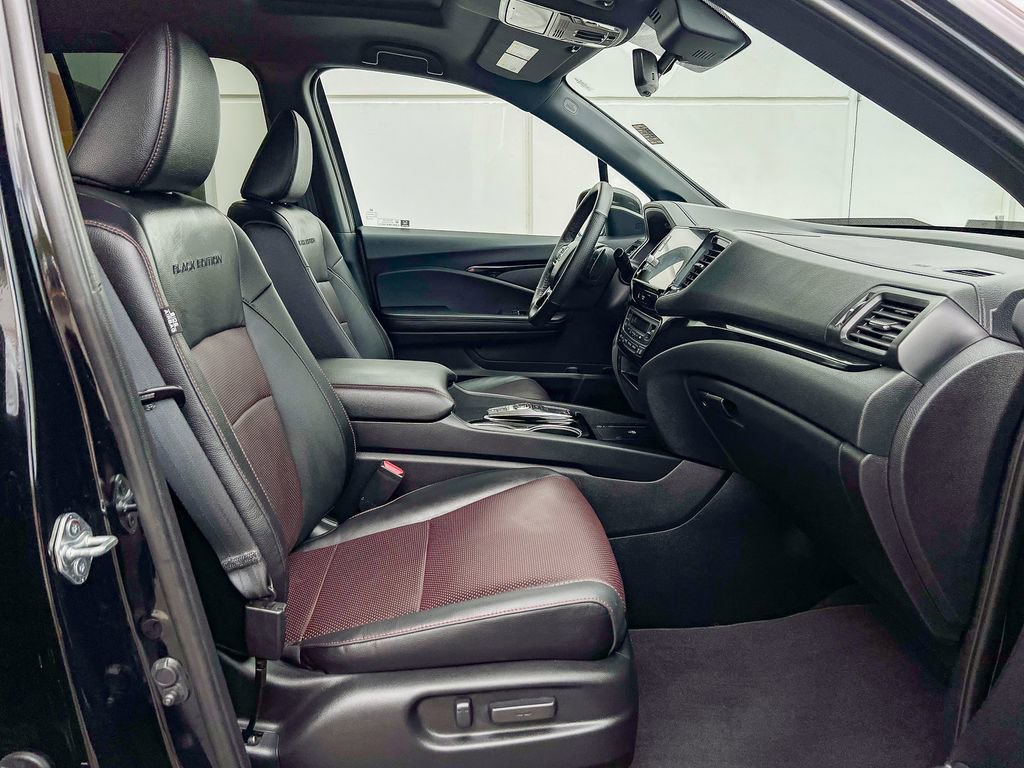Certified 2025 Honda Ridgeline Black Edition image 25