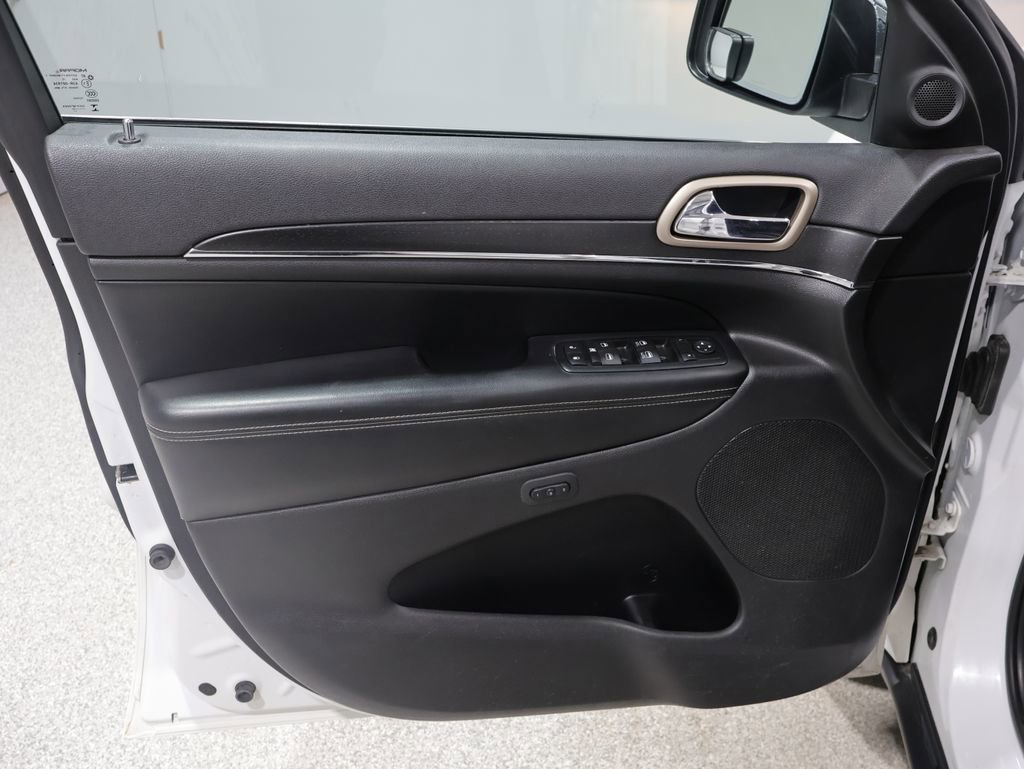 Used 2015 Jeep Grand Cherokee Limited w/ Trailer Tow Group IV AWD/4WD image 13