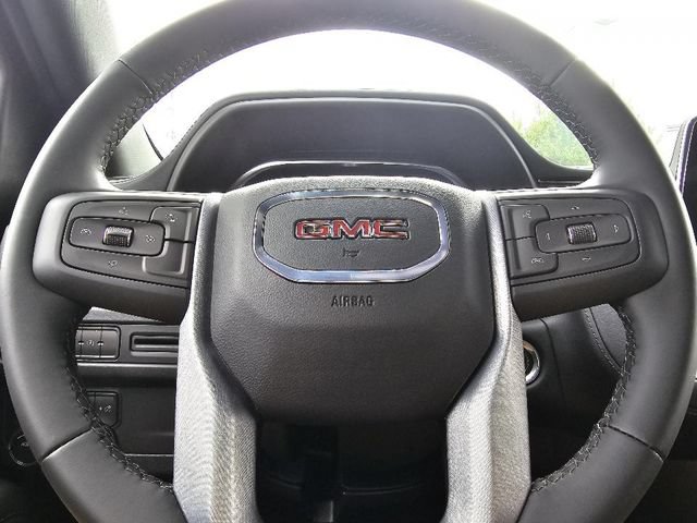 Used 2024 GMC Yukon XL SLE w/ Gmc Pro Safety Plus Package AWD/4WD image 29