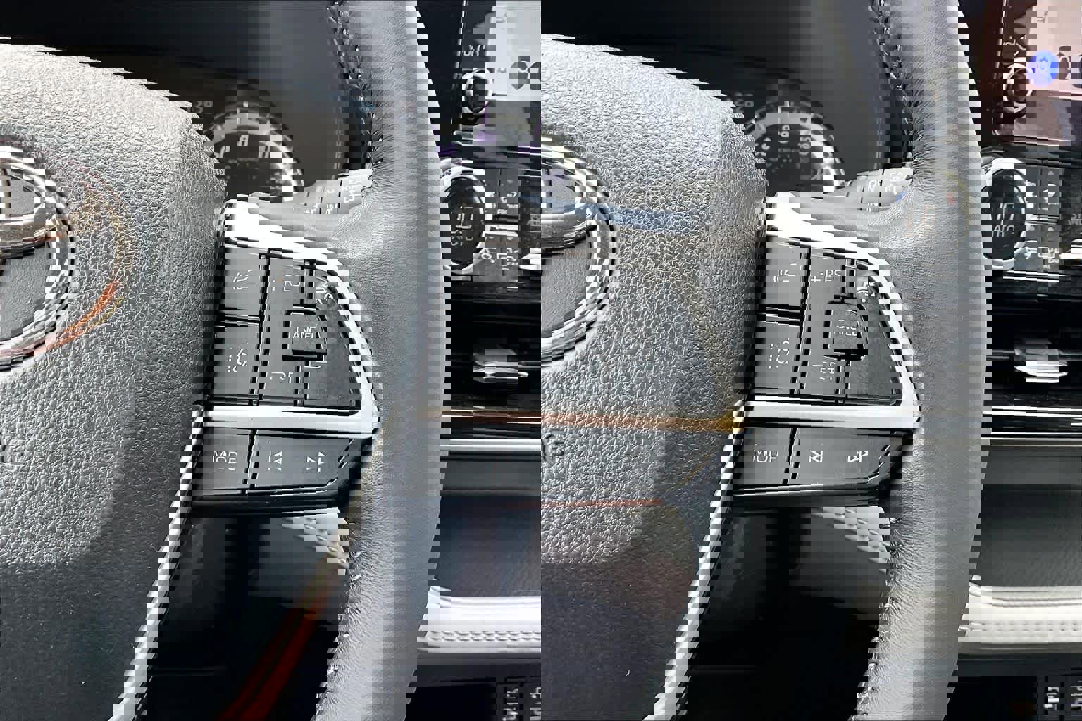 Used 2023 Toyota Highlander LE image 23