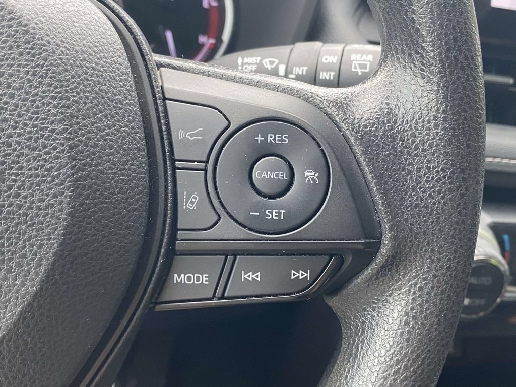 Used 2024 Toyota RAV4 XLE FWD image 20