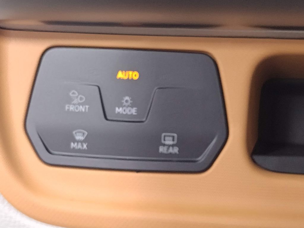 New 2025 Volkswagen ID. Buzz 1st Edition image 33