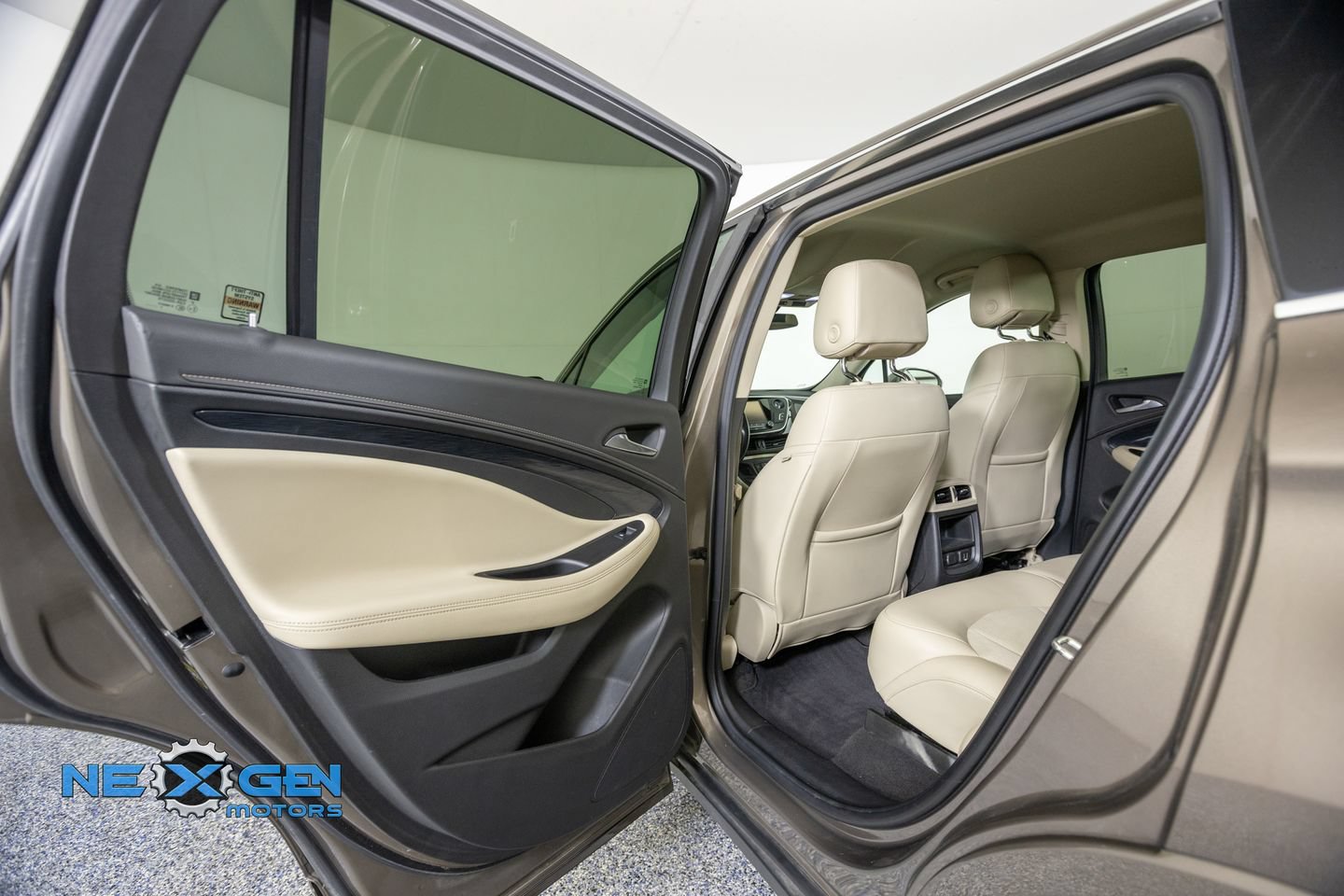 Used 2018 Buick Envision Preferred FWD image 24