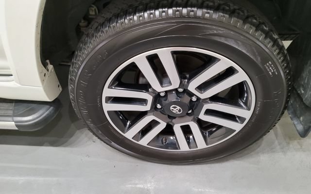 Used 2023 Toyota 4Runner Limited AWD/4WD image 34