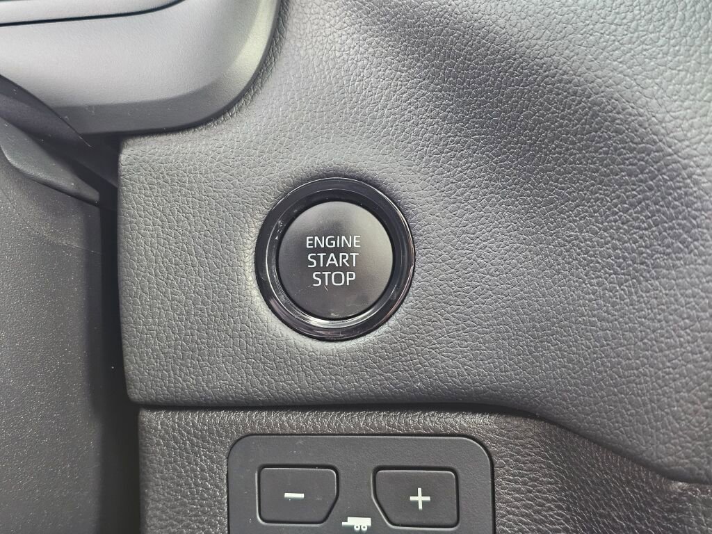 Used 2025 Toyota Tundra Limited image 40