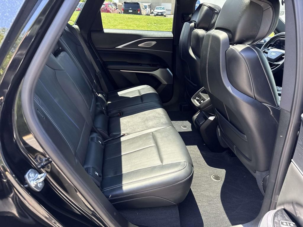 Certified 2024 Cadillac Lyriq Sport AWD/4WD image 11