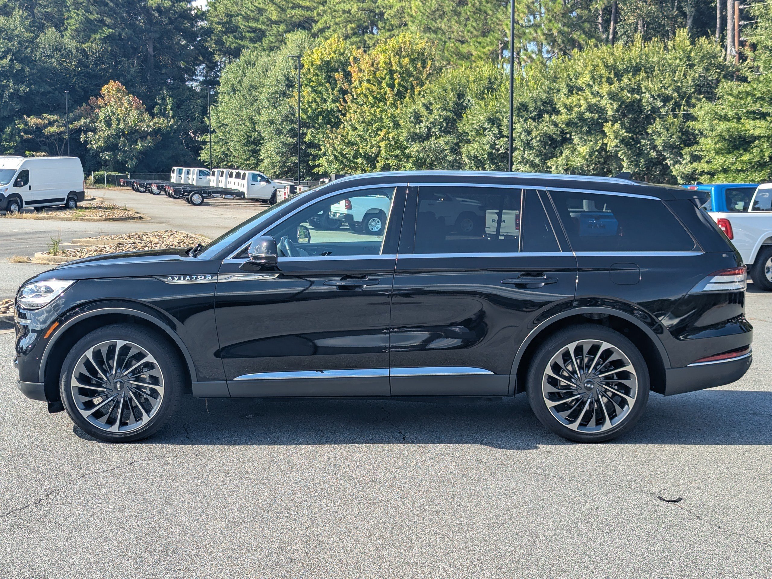 Used 2020 Lincoln Aviator Reserve w/ Equipment Group 202A AWD/4WD image 4