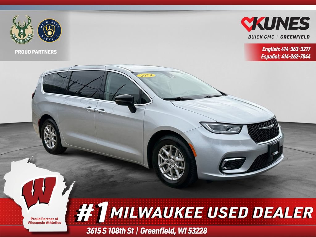 Used 2024 Chrysler Pacifica Touring-L FWD image 1