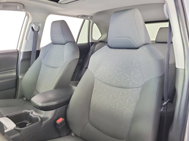Used 2025 Toyota RAV4 XLE w/ Convenience Package FWD image 20