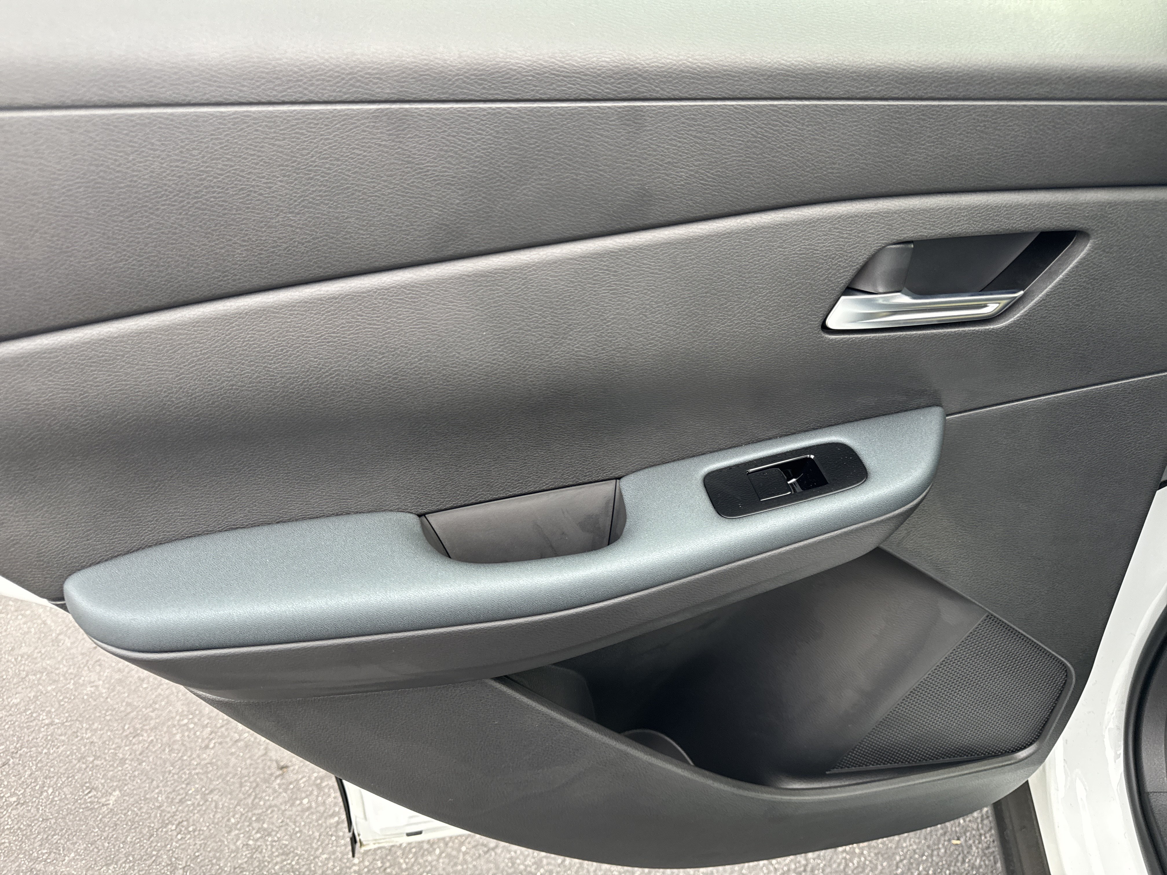 New 2026 Nissan Leaf w/ Floor Mat Package (S+) FWD image 10