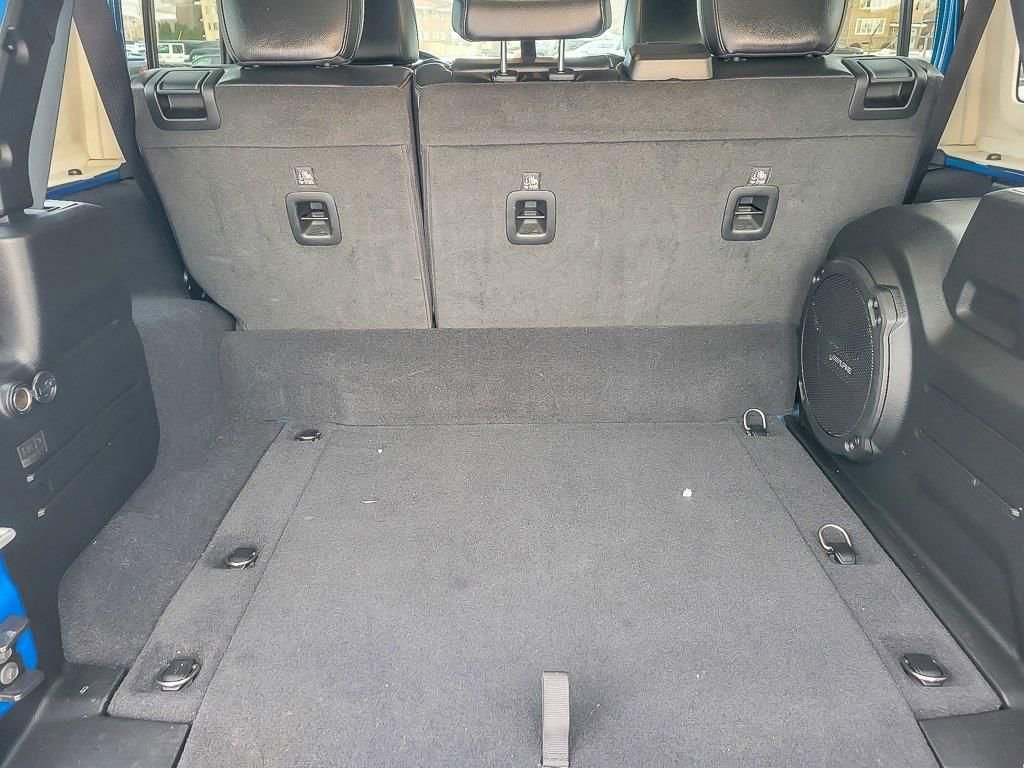 Used 2022 Jeep Wrangler Unlimited Sahara w/ Cold Weather Group image 19