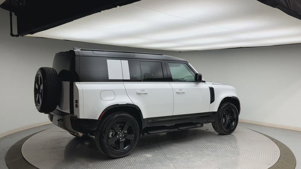 Certified 2025 Land Rover Defender 110 X-Dynamic SE image 2
