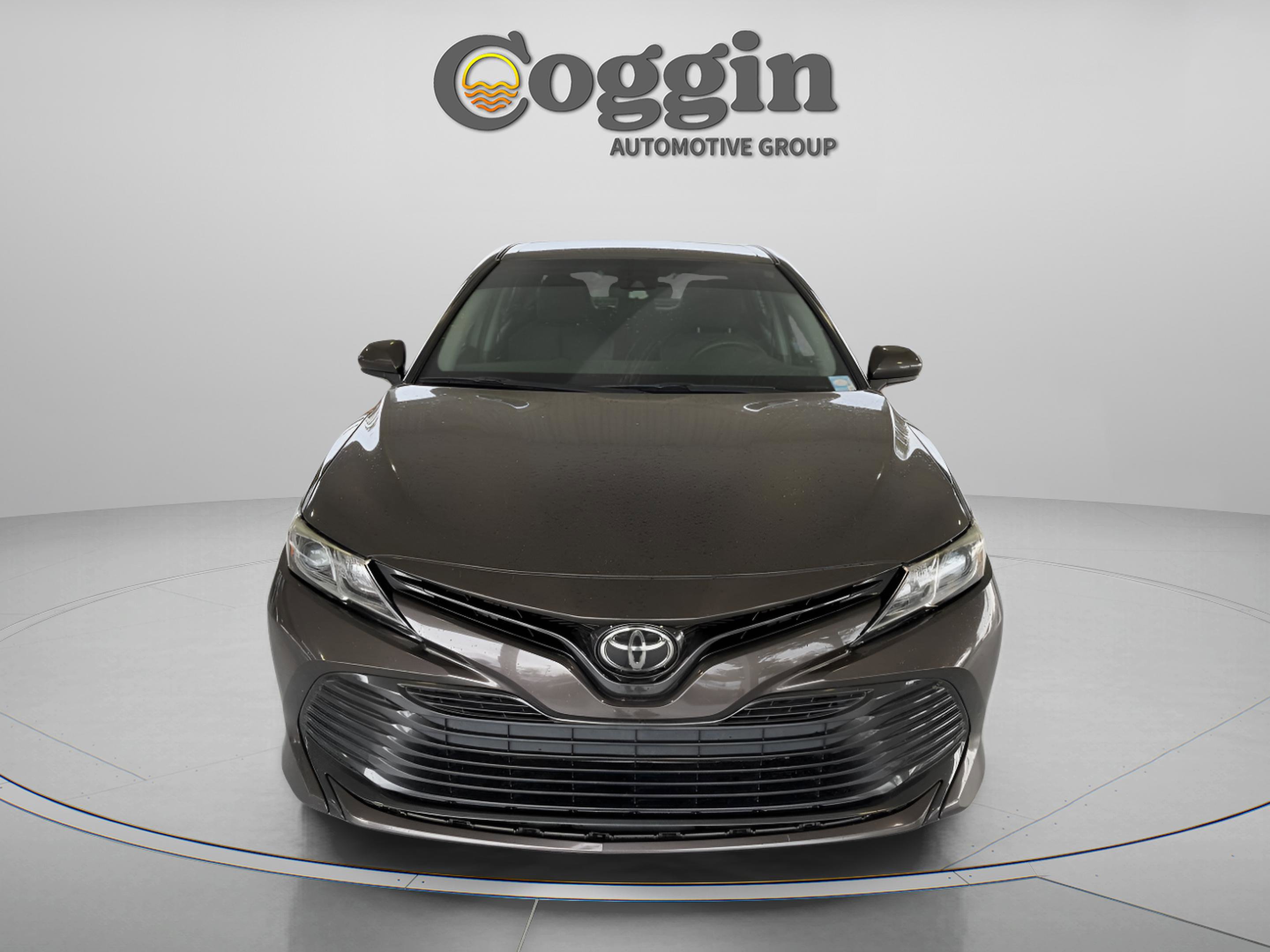 Used 2020 Toyota Camry LE image 10
